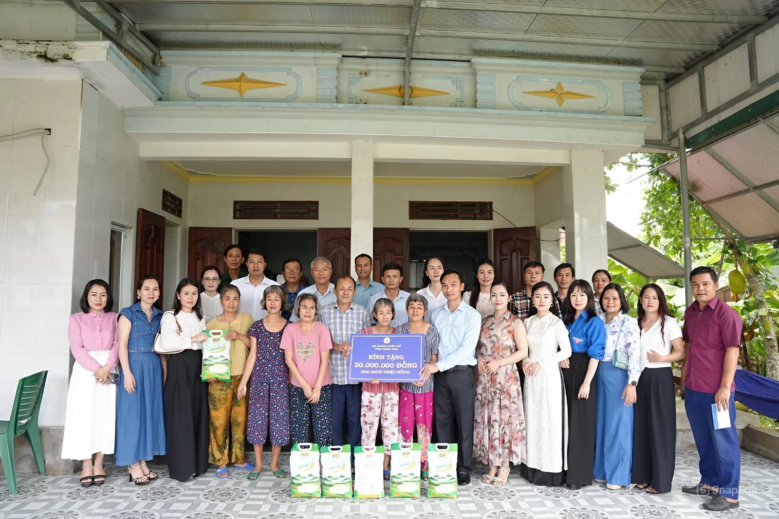 love-story-img Nhà xe Đức Phát Transport với chương trình ủng hộ gia đình khó khăn  có con là nạn nhân của chất độc màu da cam